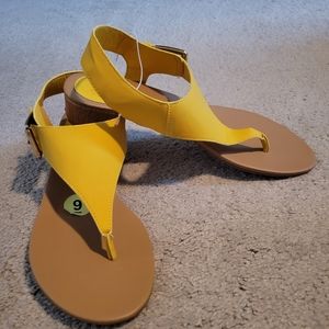 Yellow Jones New York Thong Sandals